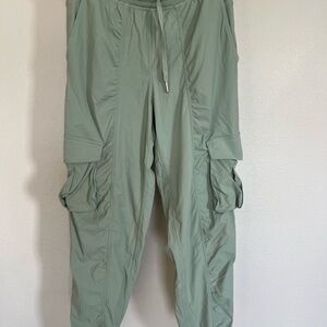Lululemon Dance Studio Relaxed-Fit MR
Cargo Jogger Palm Court